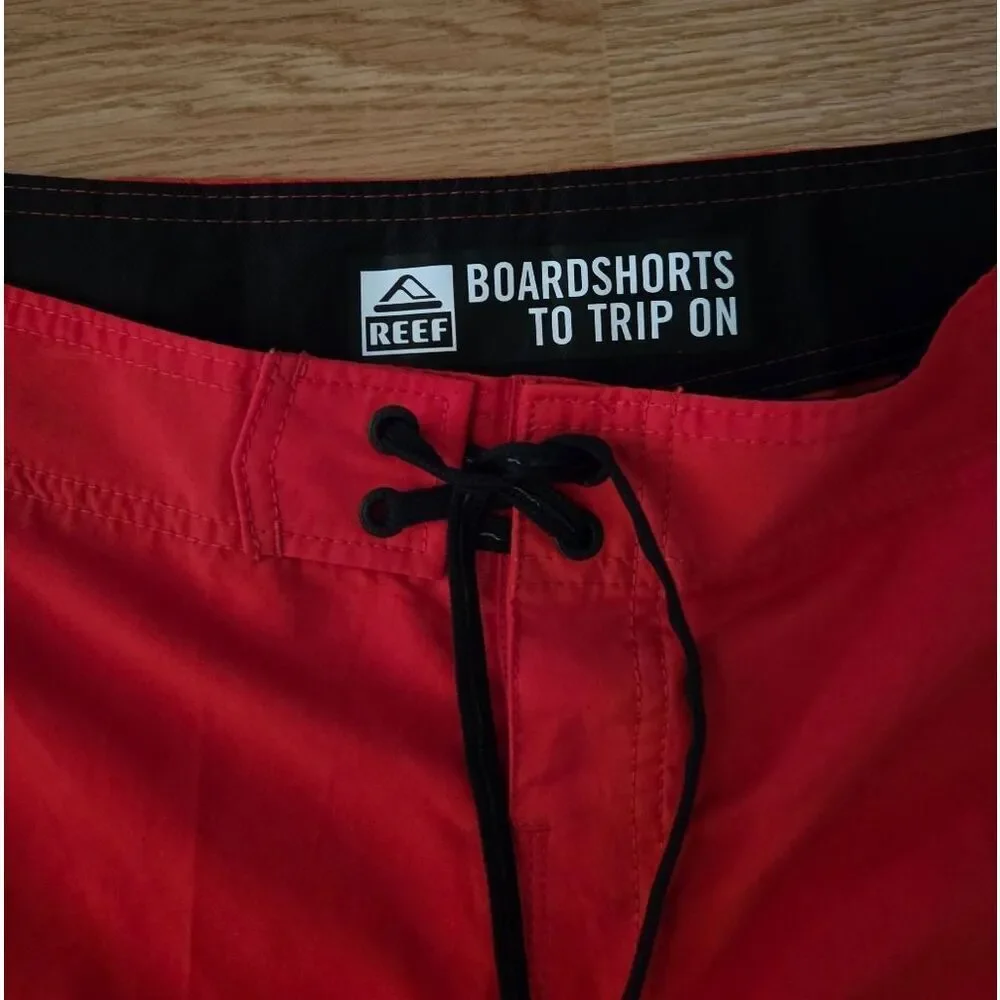 Reef Lucas 4 Shortie Boardshorts Sz 32
